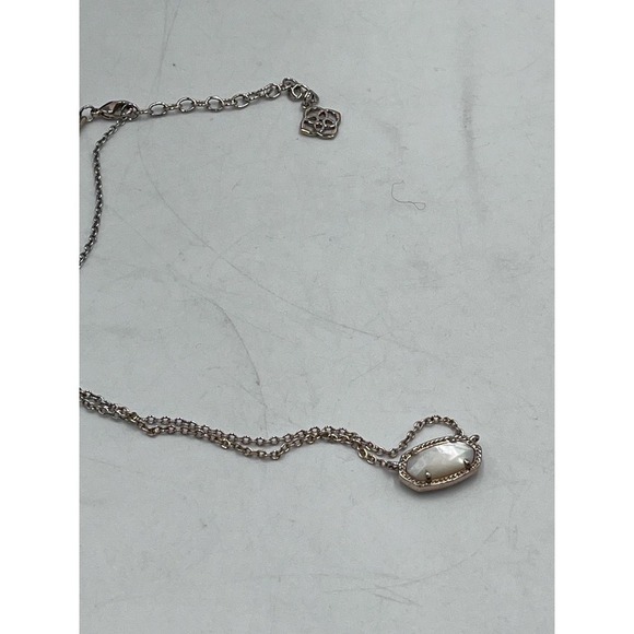 Kendra Scott Elisa Gold Plated Pendant Necklace Prong set Ivory Mother-of-Pearl - Picture 10 of 11